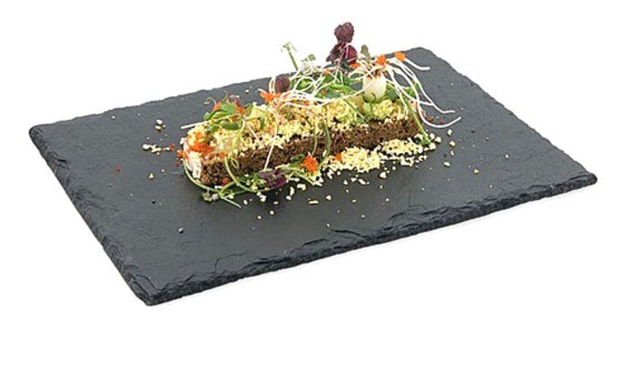 Террин из слабосоленой норвежской сельди с бородинским хлебом