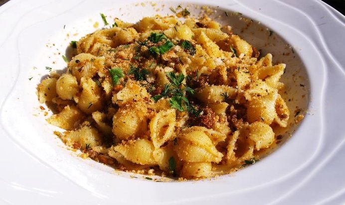 Паста с хлебной крошкой