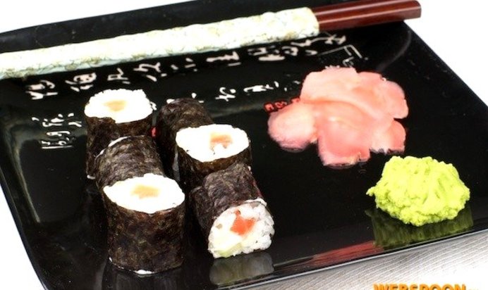 Роллы с сёмгой и сыром филадельфия