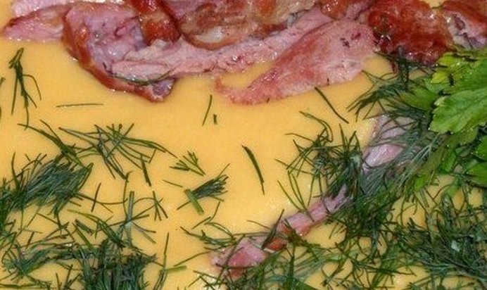 Сырный суп с копчеными ребрами