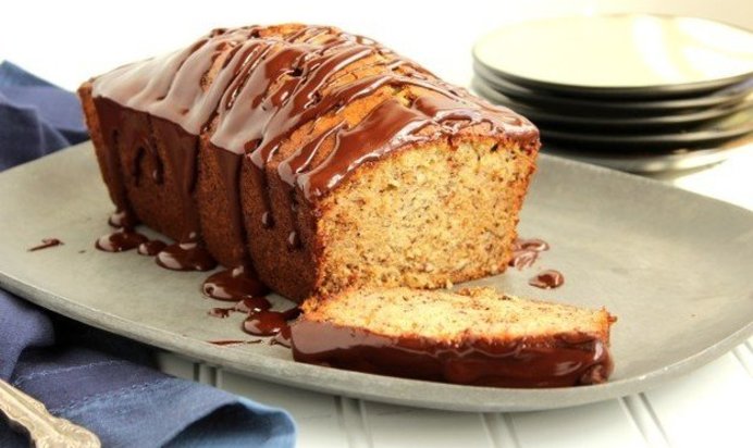 Банановый кекс в шоколадной глазури