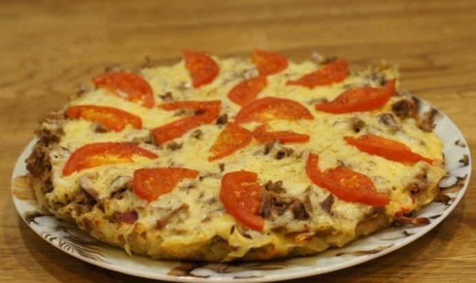 Картофельная запеканка с фаршем на сковороде