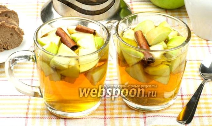 Чай с яблоками и корицей