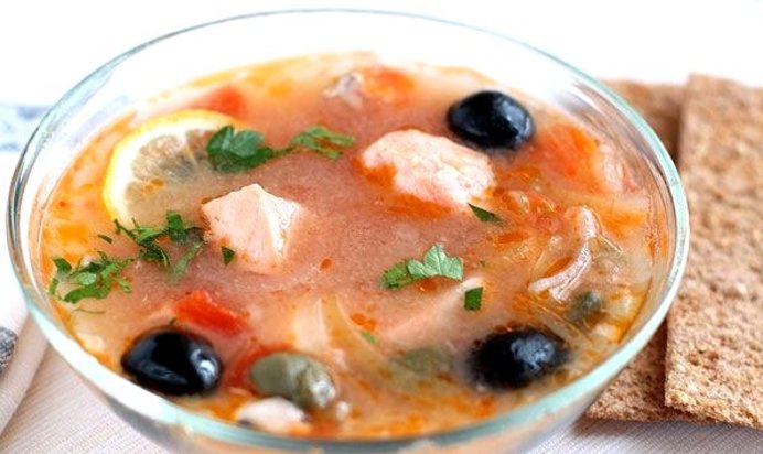 Рыбная солянка из форели