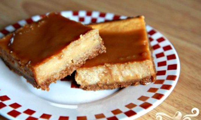 Пирожные с молочной карамелью и сливочным сыром