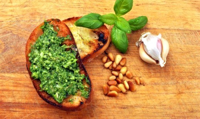 Песто из рукколы и фисташек