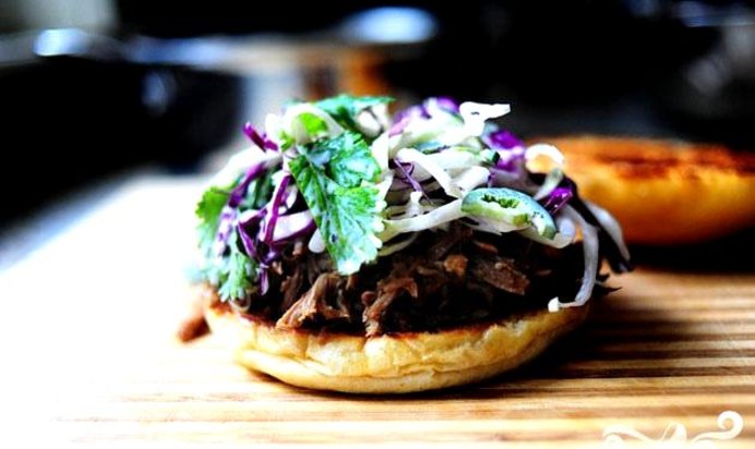 Сэндвичи со свининой и капустой