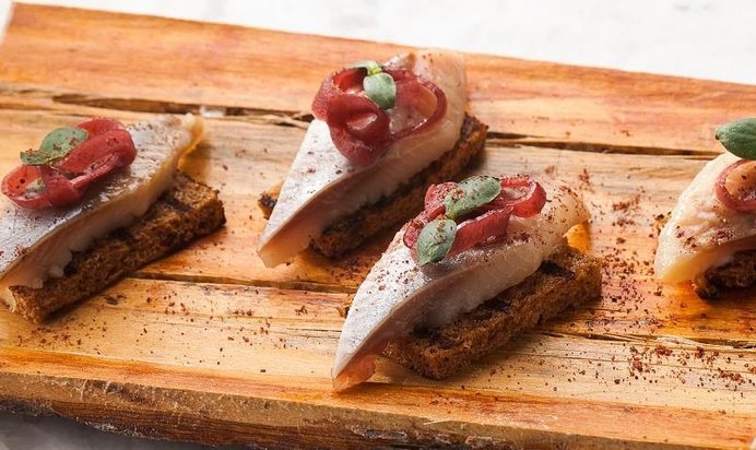 Балтийская сельдь на бородинском хлебе