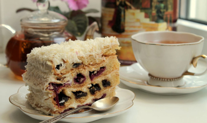 Торт «Вишня в снегу»