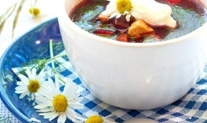 Борщ из печеной свеклы с шотландской сельдью