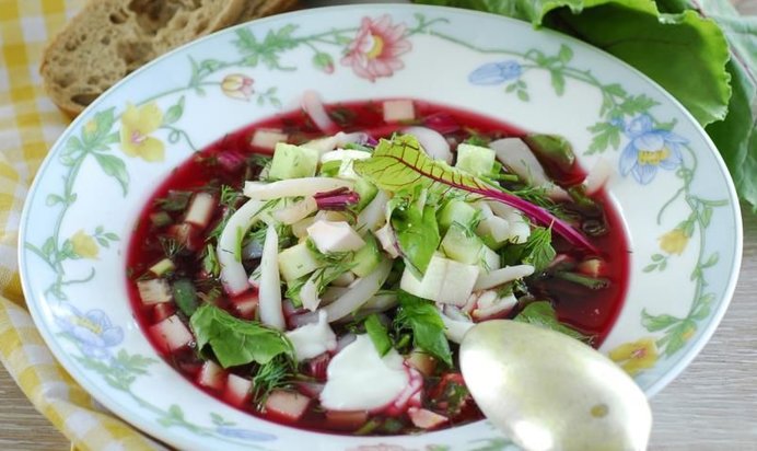 Холодный борщ с кальмарами