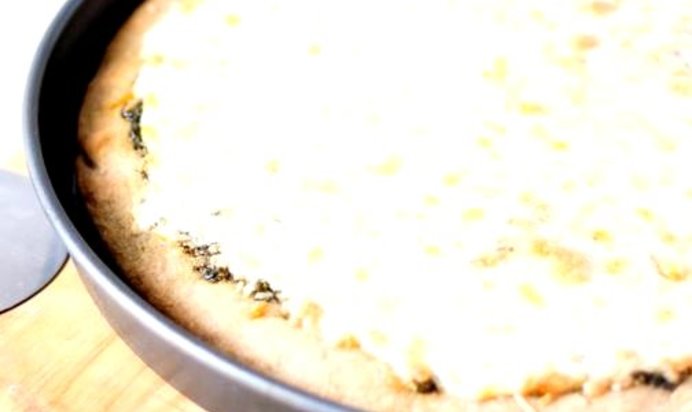 Пицца Три сыра с соусом Песто