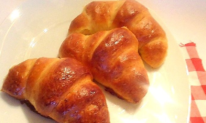 Круассаны с шоколадной начинкой