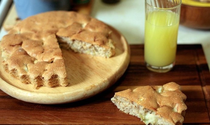 Бисквитная шарлотка