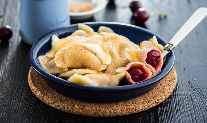 Заварные вареники с вишней