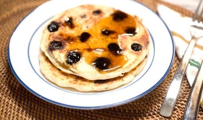 Кукурузные блины с черникой