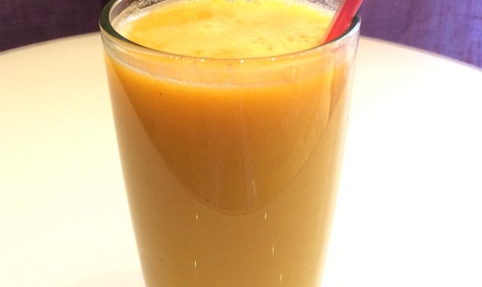 Мандариново-ананасовый смузи с гречневыми хлопьями