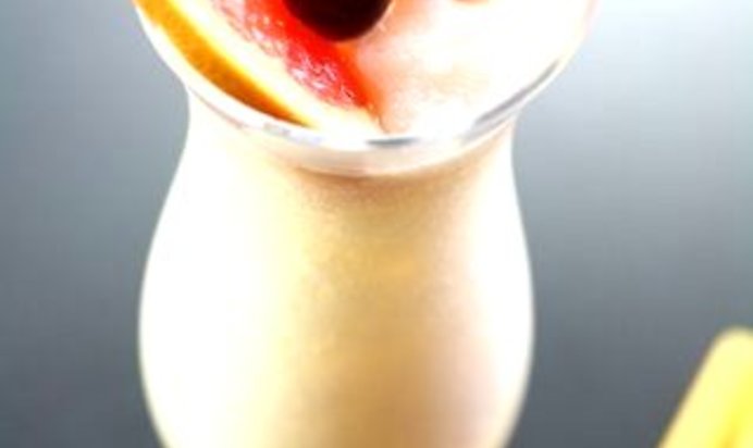 Коктейль «Золотая колада Акапулько» (Acapulco gold colada)