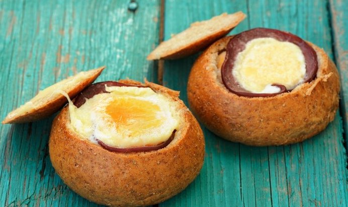 Запеченные бутерброды с яйцом и ветчиной