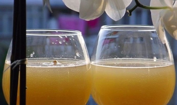 Квас из дрожжей и сахара