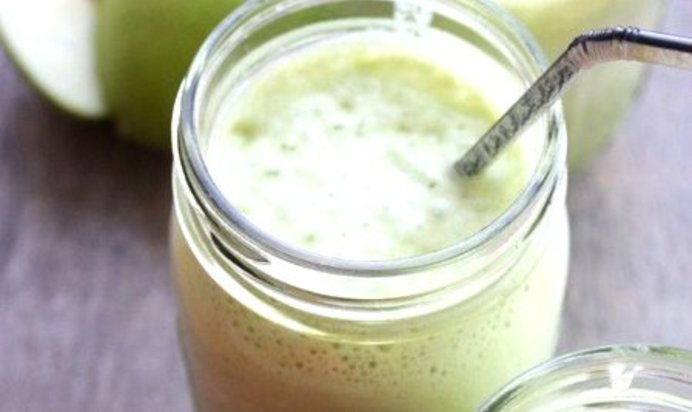 Зелёный имбирный смузи