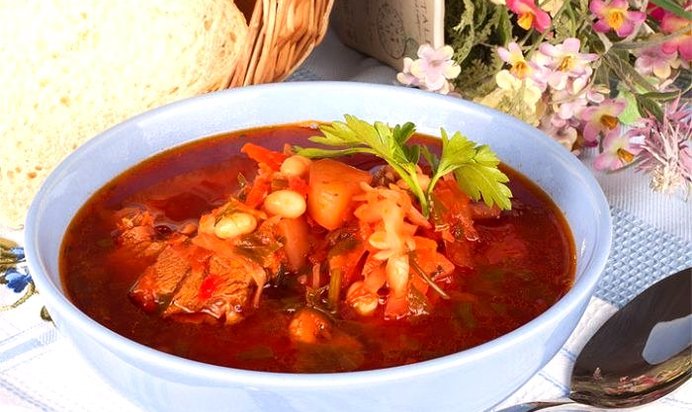 Борщ со свининой и фасолью