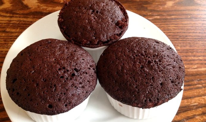 Шоколадный кекс в микроволновке