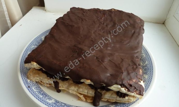 Торт из слоеного теста с шоколадным муссом