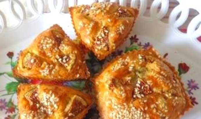 Кексы из творожного теста с печенью