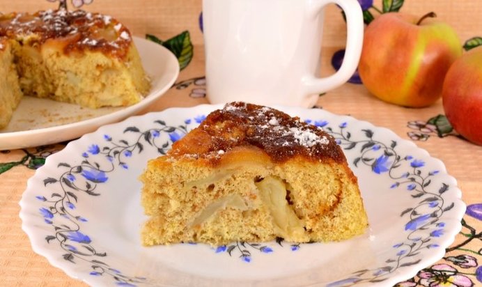 Яблочная шарлотка с карамелью в микроволновке