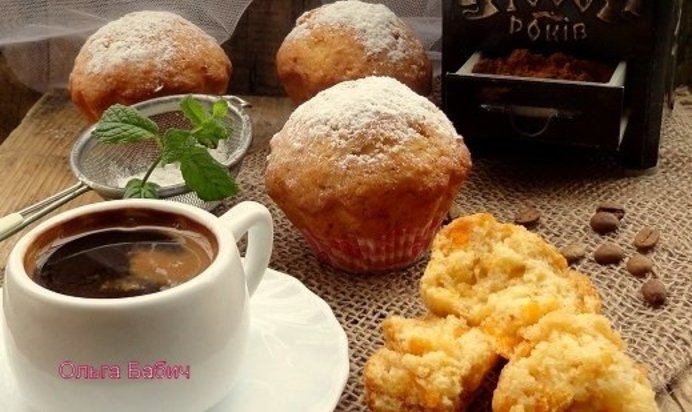 Постные яблочные маффины с курагой