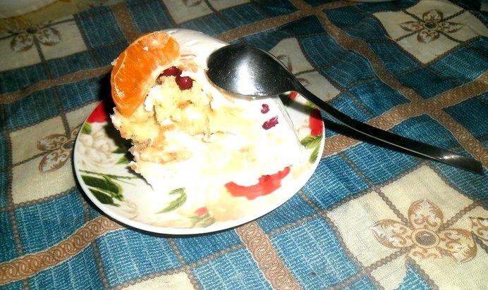 Сметанный торт с фруктами