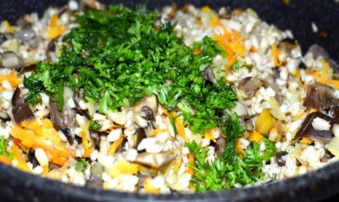 Перловка с вешенками