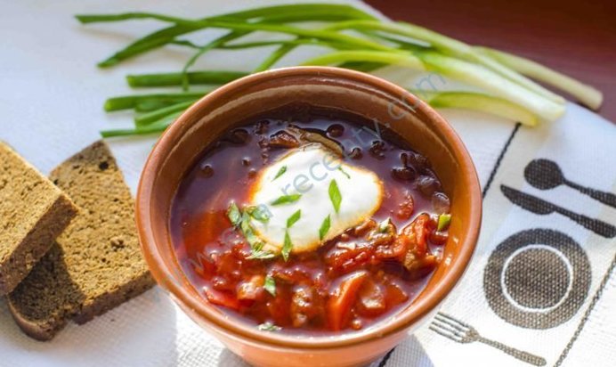 Вегетарианский борщ без мяса с фасолью и грибами