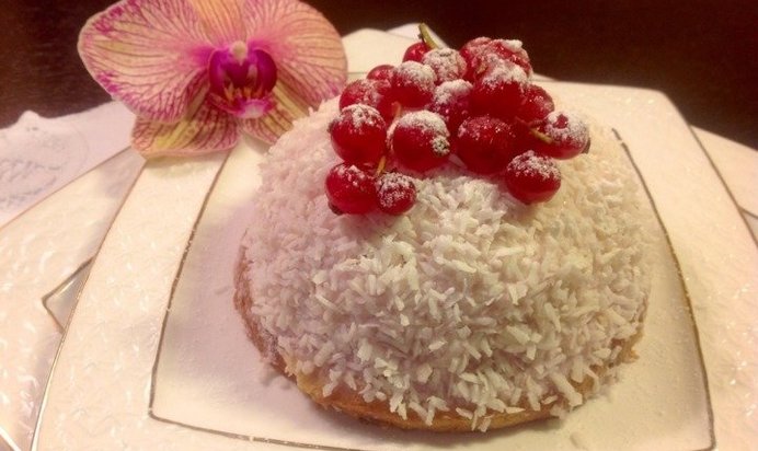 Зефирное пирожное с ягодами