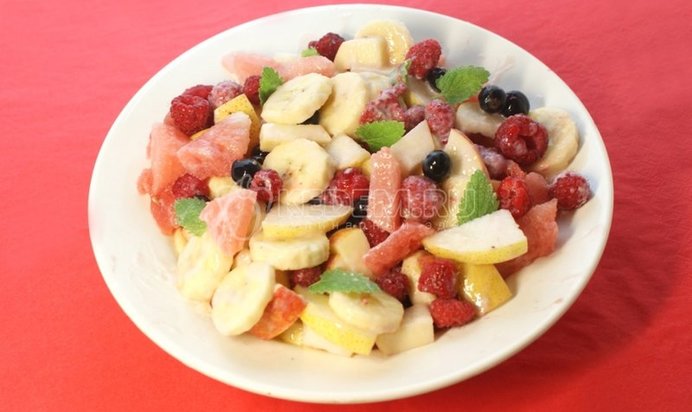 Шарлотка с голубикой