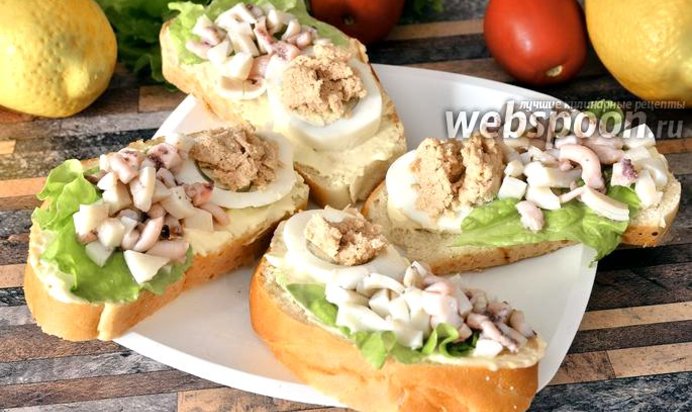 Бутерброды с осьминогами и икрой трески