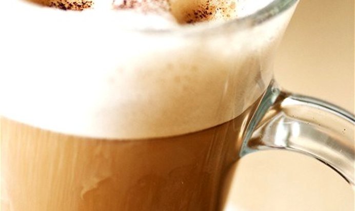 Кофейный грог со сливками, пряностями и цедрой апельсина