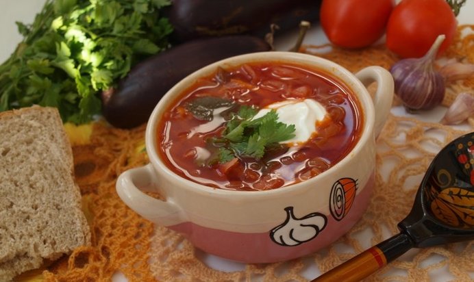 Летний постный борщ с баклажанами