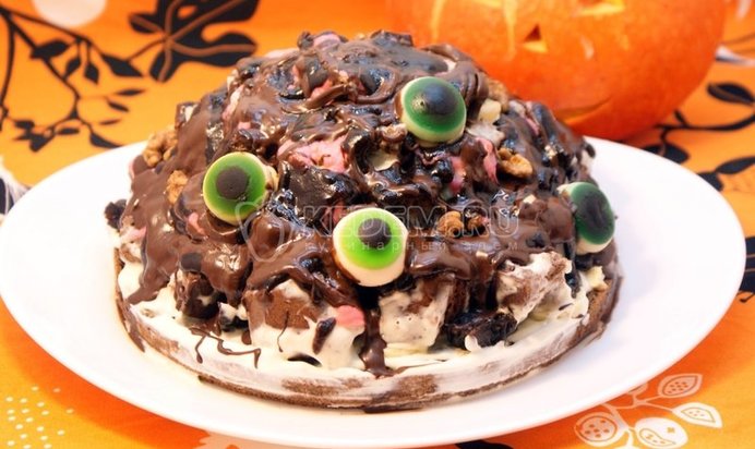 Бисквит из ржаного хлеба с миндалем