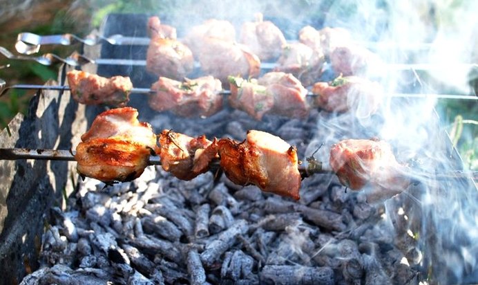 Шашлык из баранины с кинзой и луком