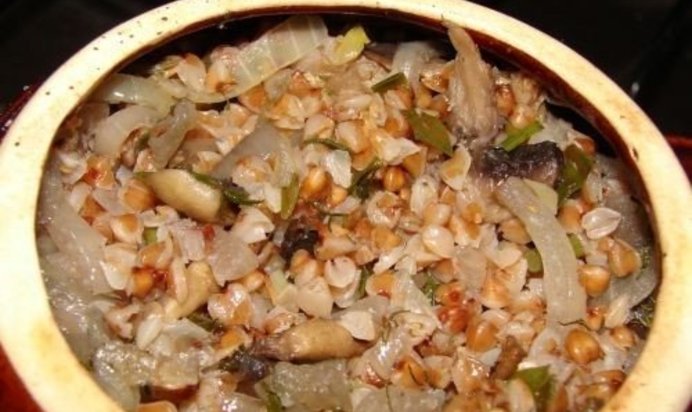 Гречка с грибами в горшочке