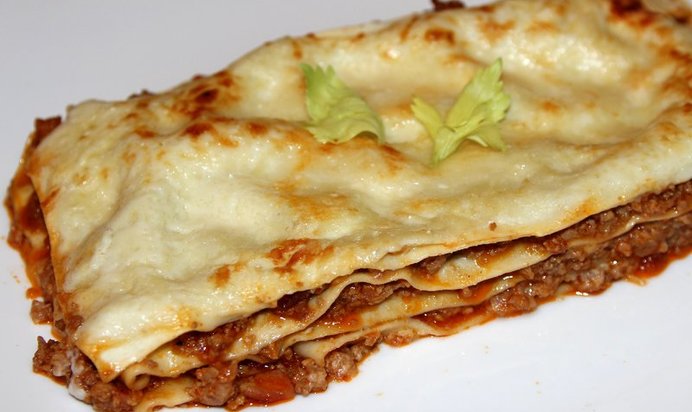 Лазанья с рагу по‑болонски классическая