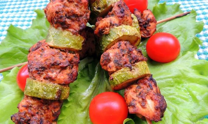 Куриный шашлык в ароматных травах