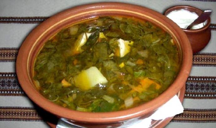 Зеленый борщ с рисом