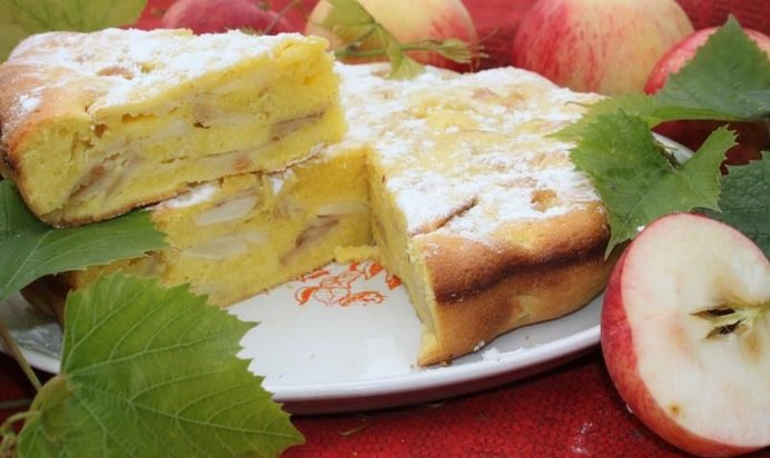 Осенняя румяная шарлотка