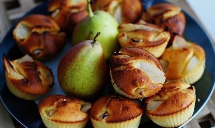Маффины с грушами