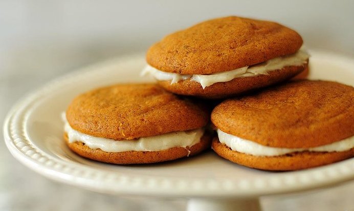 Тыквенные пирожные со сливочной начинкой