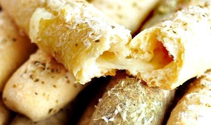 Хлебные палочки с сыром