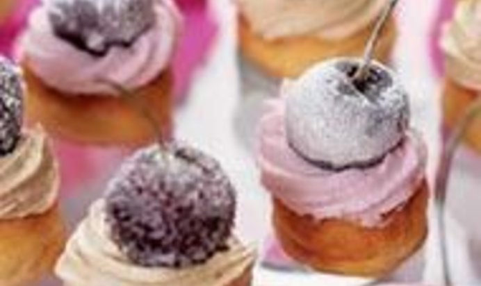 Вишневые пирожные